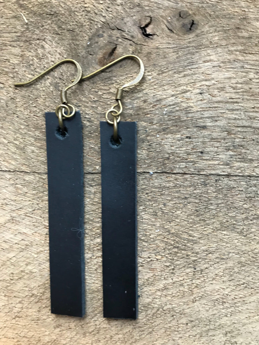 Joanna - Saffiano Leather Bar Rectangle Earrings – Luna & Loki Design