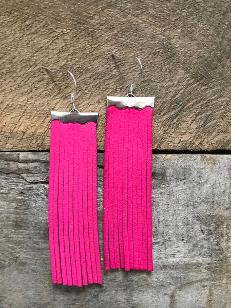sydney-suede-leather-fringe-earrings-in-hot-pink