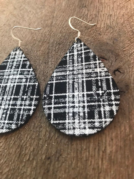 black-white-plaid-teardrop-leather-earrings